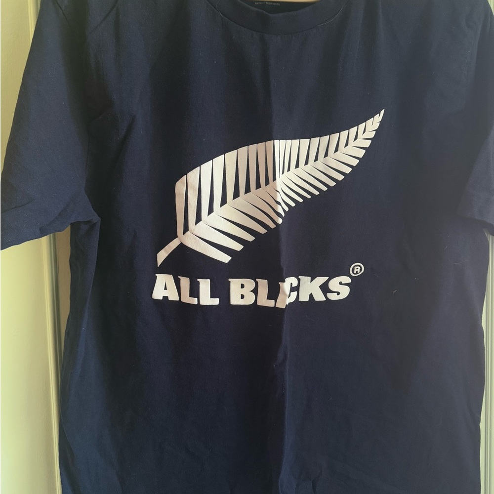 New Zealand All Blacks large Navy Blue T-Shirt